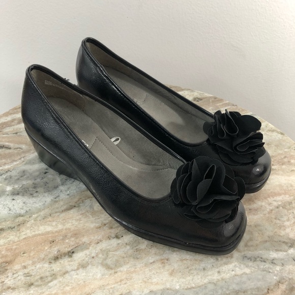 aerosoles wedges black